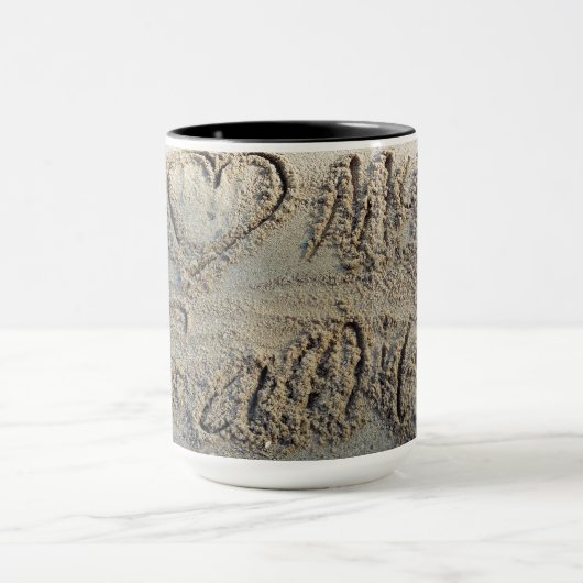 Ik hart mijn familie, zand schrijven strandliefheb mok (Midden)