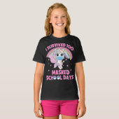 Ik heb 100 gemaskerde schooldagen overleefd t-shirt (Voorkant volledig)