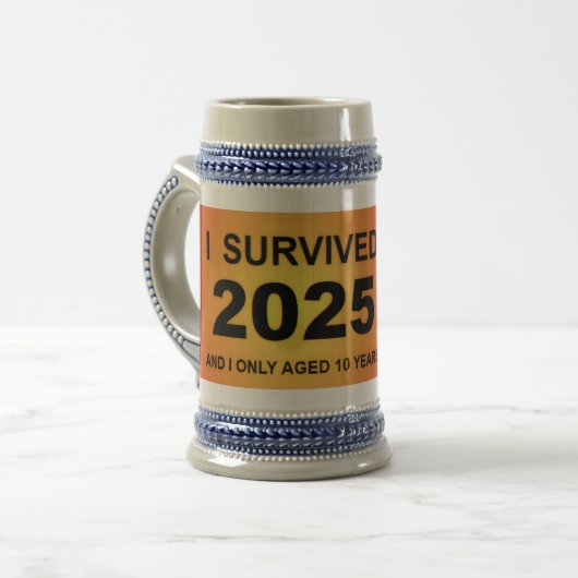 Ik heb 2025 overleefd  bierpul (Voorkant links)