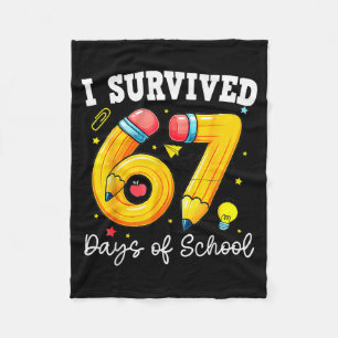 Ik heb 67 dagen school overleefd Funny 67 Meme Ler Fleece Deken