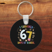 Ik heb 67 dagen school overleefd Funny 67 Meme Ler Sleutelhanger (Voorkant)