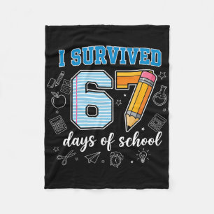 Ik heb 67 dagen school overleefd Funny Meme 67 Ler Fleece Deken