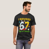 Ik heb 67 dagen school overleefd Funny Meme Leraar T-shirt (Voorkant volledig)