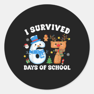 Ik heb 67 dagen school overleefd Funny Meme Zes Ze Ronde Sticker