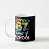 Ik heb 67 dagen school overleefd Grappig 6 7 Meme Koffiemok (Links)