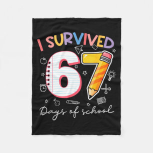 Ik heb 67 dagen school overleefd Grappige meme ler Fleece Deken