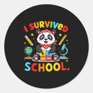 Ik heb 67 dagen school overleefd Grappige meme ler Ronde Sticker