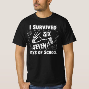 Ik heb 67 dagen school overleefd Grappige skelet T-shirt
