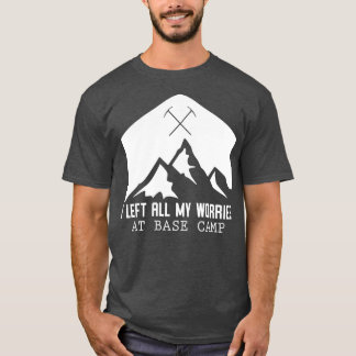 Ik heb al mijn zorgen achtergelaten in basiskamp V T-shirt