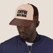 Ik heb alleen koffie en Mascara nodig Trucker Pet (In situ)