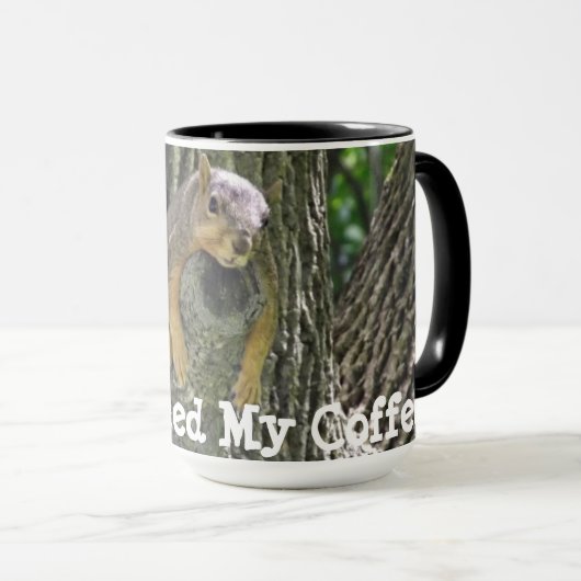 Ik heb alleen mijn koffie nodig, slaperige eekhoor mok (Voorkant rechts)