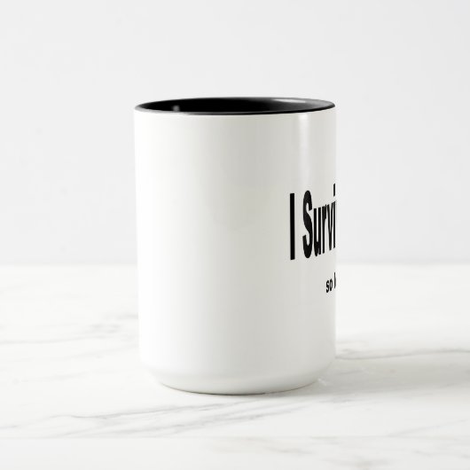 "Ik heb de Mok van 2012 overleefd". (Midden)