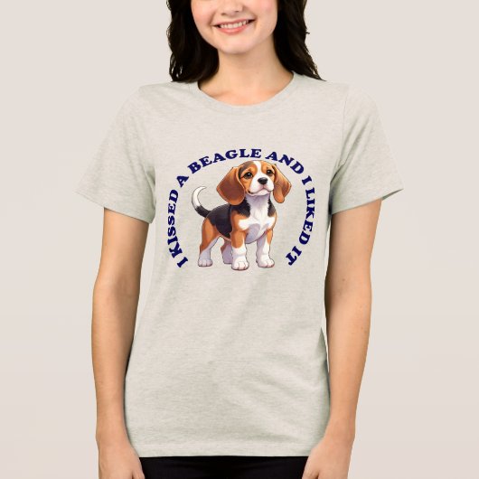 Ik heb een Beagle-puppy gekust Tri-Blend Shirt (Voorkant)