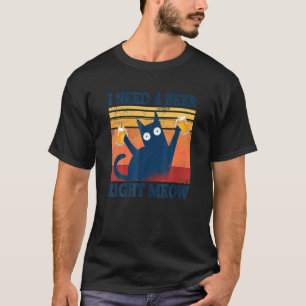 Ik heb een biertje nodig met een gemiddelde kat-pi t-shirt