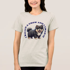 Ik heb een Chow-puppy gekust Tri-Blend Shirt