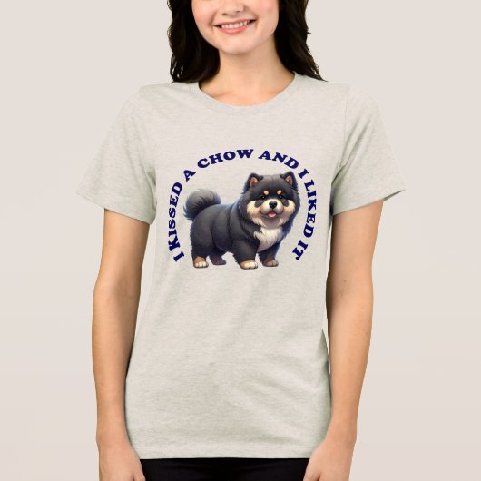 Ik heb een Chow-puppy gekust Tri-Blend Shirt (Voorkant)