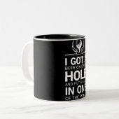 Ik heb een gat in één tweekleurige koffiemok (Voorkant links)