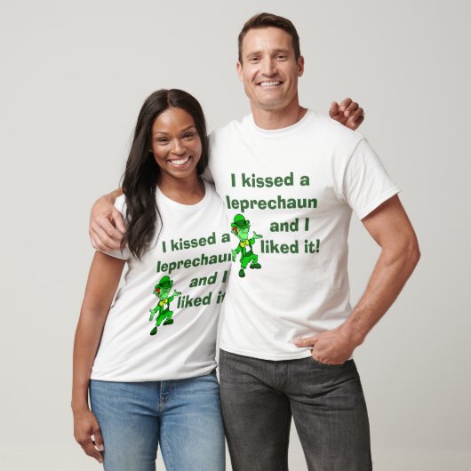 Ik heb een Leprechaun gekust en ik vond het leuk T-shirt (Unisex)