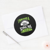 Ik heb een schoolbusconversie overleefd ronde sticker (Envelop)