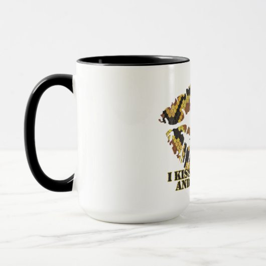 Ik heb een Snake Brown en Gold Print gekust Mok (Links)