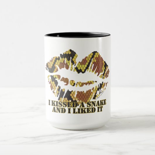 Ik heb een Snake Brown en Gold Print gekust Mok (Midden)