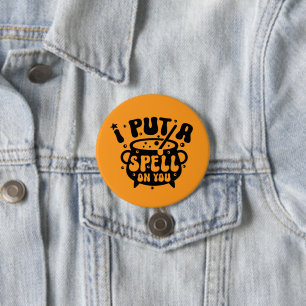 Ik Heb een Spreuk Over Je Uitgesproken-Zwart & Ora Ronde Button 7,6 Cm