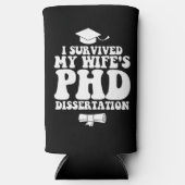 Ik heb het proefschrift van mijn vrouw overleefd seltzer blikjeskoeler (Voorkant)