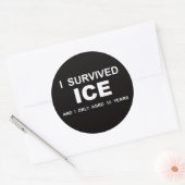 Ik heb ICE overleefd  Ronde Sticker (Envelop)