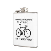 Ik heb iets op m'n ride laten vallen. heupfles (Links)