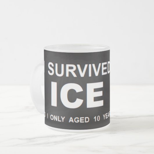Ik heb IJsmigratie overleefd Matglas Koffiemok (Voorkant links)
