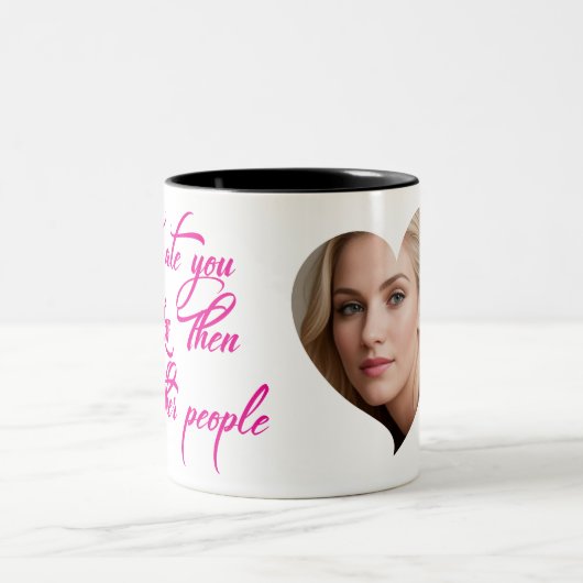 Ik heb je minder gegeten dan andere mensen tweekleurige koffiemok (Center)