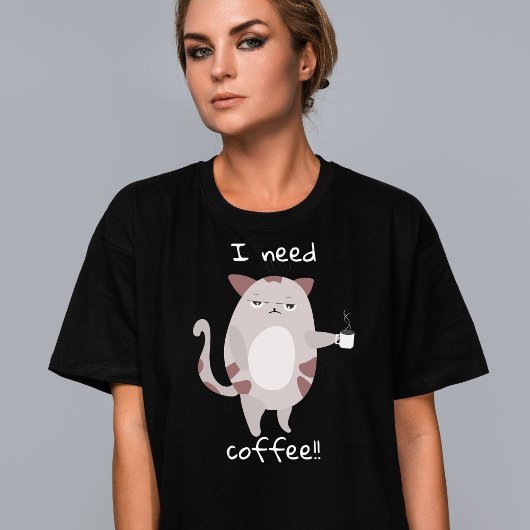 Ik heb koffie nodig | Schattigee luie kat Tri-Blend Shirt