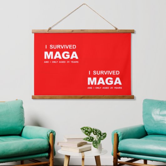 Ik heb MAGA overleefd Hangend Wandkleed (Woonkamer)