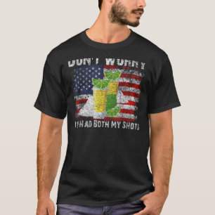 Ik heb mijn schoenen allebei met een Amerikaanse v T-shirt