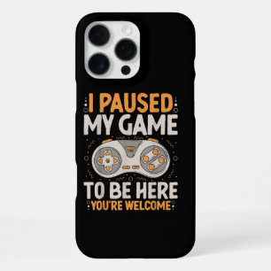 Ik heb mijn spel gepauzeerd om hier te zijn Retro  iPhone 16 Pro Max Hoesje