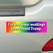 Ik heb minder bruiloften gehad dan Donald Trump. Bumpersticker (Op auto)