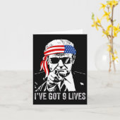 Ik heb negen levens - Trump 2024 Grappig Kaart (Gele Bloem)