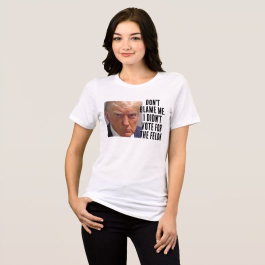 Ik heb niet op de misdadiger Trump gestemd Tri-Blend Shirt (Voorkant volledig)