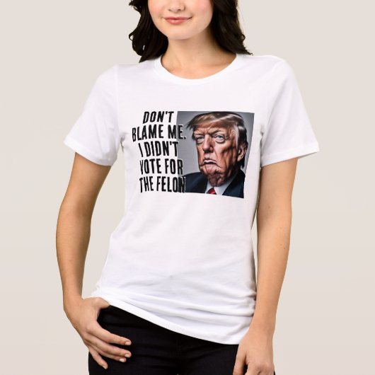 Ik heb niet op de misdadiger Trump gestemd Tri-Blend Shirt (Voorkant)