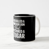 Ik heb nog nooit een bergleeuw gedood, maar ik heb tweekleurige koffiemok (Voorkant rechts)