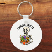 Ik heb snacks nodig Grappig skelet Halloween meme Sleutelhanger (Voorkant)