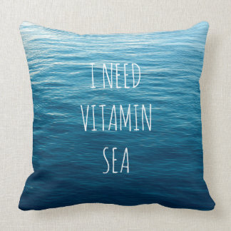 IK HEB VITAMINE ZEE NODIG - Pillow met zee achterg Kussen