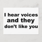 Ik hoor stemmen en ze houden niet van je briefkaart (Voorkant)