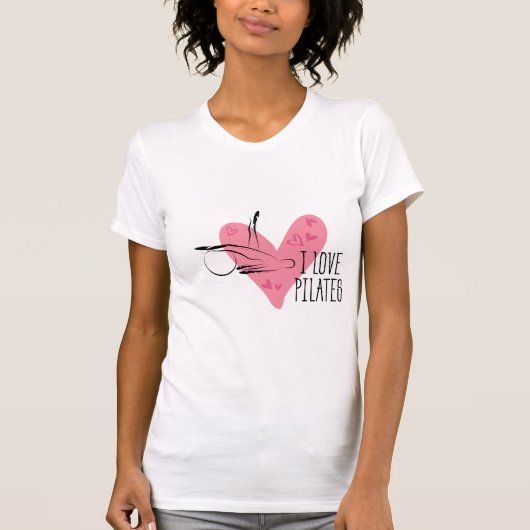 IK HOOR VAN PILATES Pilates Pose met een bal T-shirt (Voorkant)