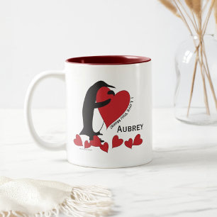 Ik hou meer van jou! Cute Pinguïn en Rode Hart Tweekleurige Koffiemok