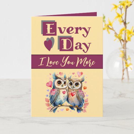 Ik hou meer van uilen bordeaux gele Valentijn Kaart (Gele Bloem)