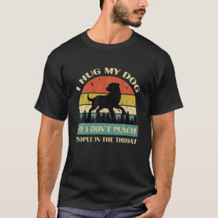 Ik hou mijn hond zo vast dat ik geen mensen in de t-shirt