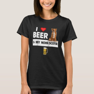 Ik hou van bier en mijn Nova Scotia Duck Dog mam D T-shirt