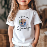Ik hou van de maatfoto van mijn opa Birthday T-shirt<br><div class="desc">Aangepaste foto T-shirt gezegde Ik hou van MIJN GRANDPA in een schattig cirkelscript,  typografie met je favoriete foto van de grootvader en het kind voor zijn verjaardag,  Vaderdag,  of een andere vakantie! Eenvoudige en eenvoudige aanpassing!</div>
