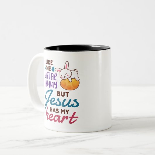 Ik hou van de paashaas, maar Jezus heeft mijn hart Tweekleurige Koffiemok (Voorkant links)